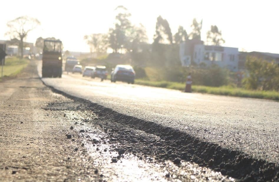 Trecho abandonado está recebendo reparos (Foto: Henrique Paulo Koch)