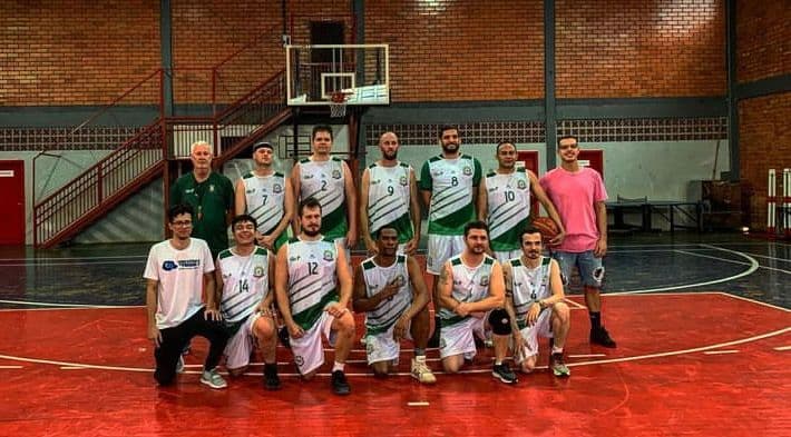 Time adulto de basquete realizou o primeiro amistoso no ano (Foto: Divulgação)