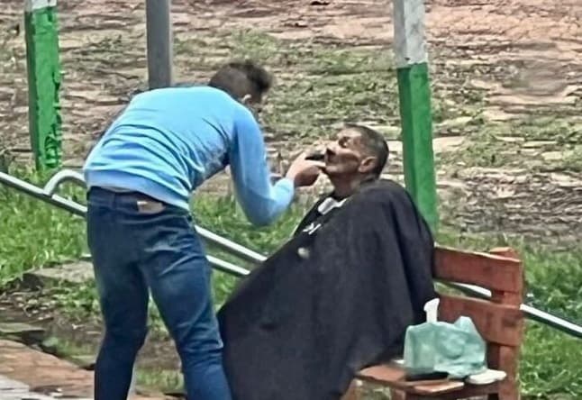 Jovem teve gesto de gentileza (Foto: Fernando Maya)