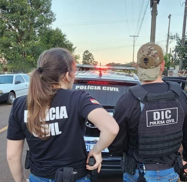 Prisão aconteceu em um bairro do município (Foto: Polícia Civil)