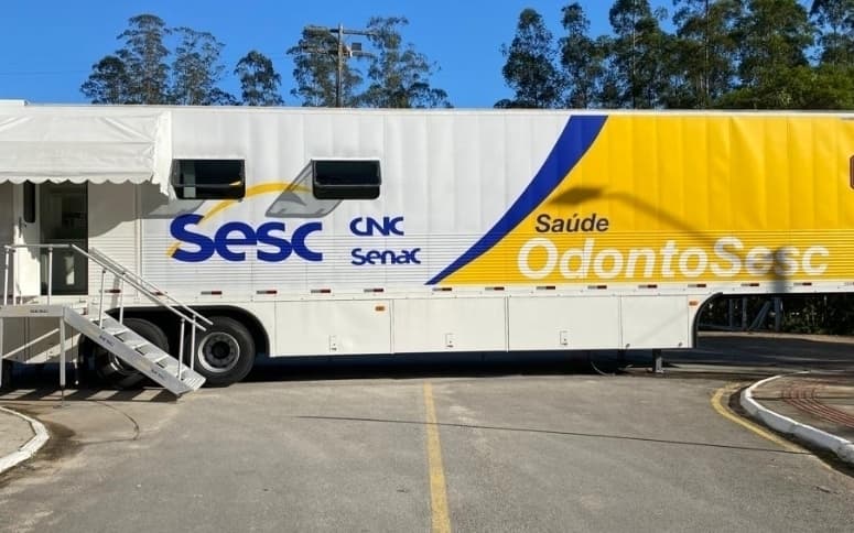 Carreta de prevenção e atendimento em saúde bucal do Sesc (Foto: Ascon)