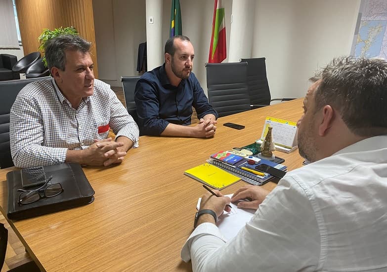 Prefeito Dinho em Florianópolis (Foto: Gilmar Bortese)