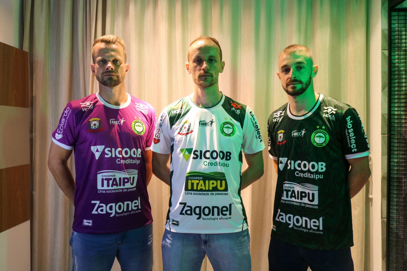 Novas camisas já estão disponíveis para encomenda (Foto: Felipe Eduardo Zamboni)