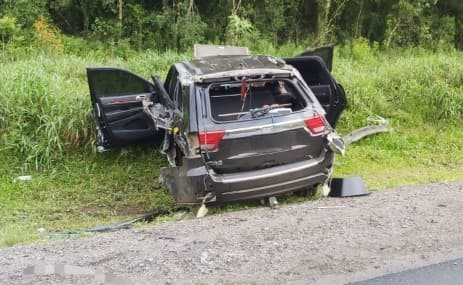 Vítima estava em um Jeep Cherokee (Foto: Corpo de Bombeiros)