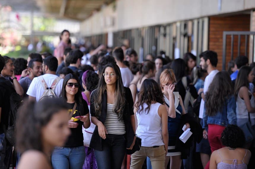 AMPESC defende a necessidade de conhecer a metodologia e os critérios para a compra dessas vagas, uma vez que 70% dos demais estudantes não contemplados nessa (Foto: Edilson Rodrigues/Agência Senado Fonte: Agência Senado)