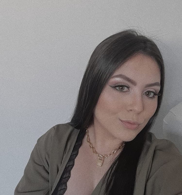 Adrielli Geraldo, 21 anos, morta em acidente (Foto: Redes Sociais)