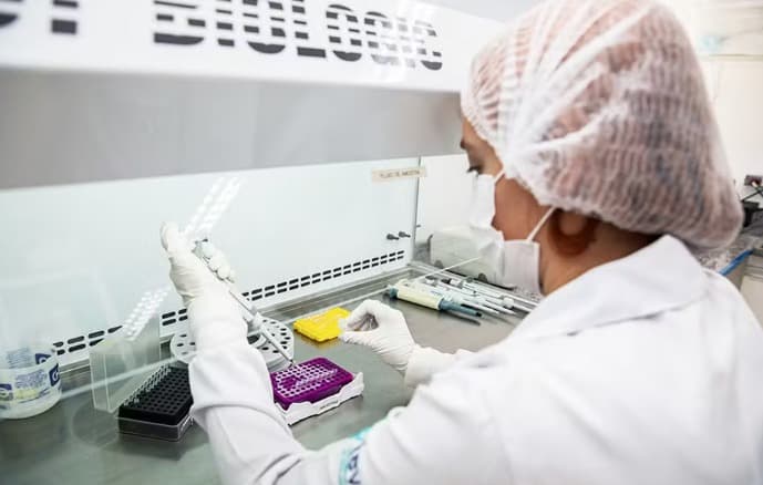 Vvacina contra chikungunya foi desenvolvida pelo Instituto Butantan em parceria com a farmacêutica Valneva (Foto: Reprodução/Governo de SP)