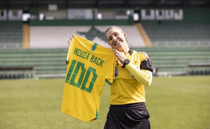 Neuza Back: a brasileira na Copa do Mundo masculina (Foto: Liamara Polli / CBF)