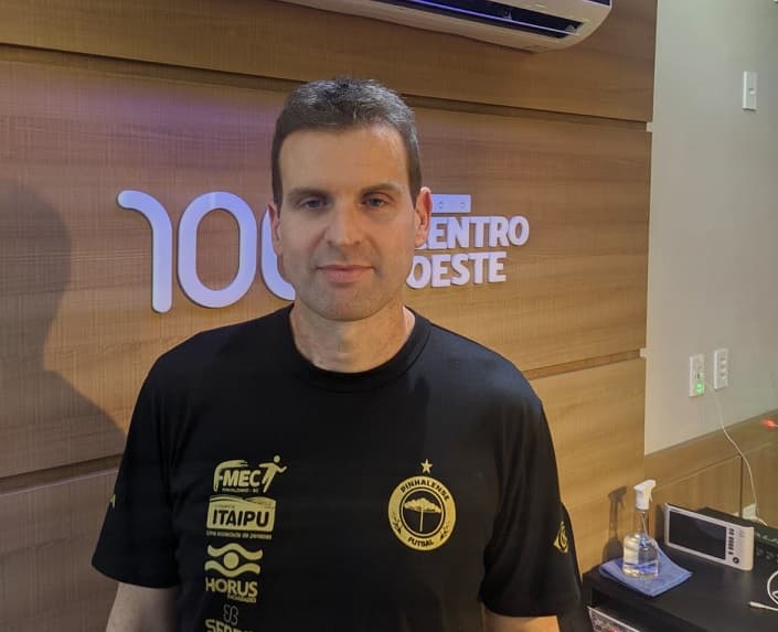 Lewis anuncia saída da Pinhalense após título da Copa Catarinense (Foto: Renam Ribeiro)