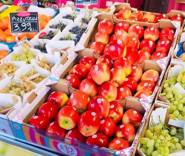upermercados da Europa já comercializam maçãs de variedades da Epagri (Foto: Divulgação / Sambóa)