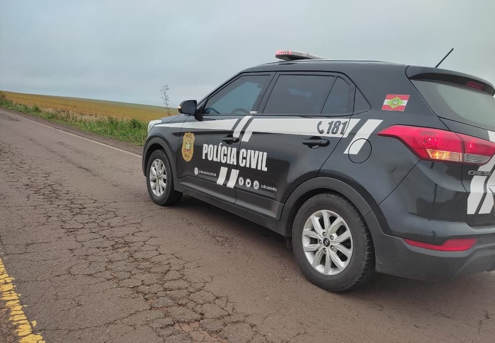 Ação teve apoio de agentes do Paraná e cães farejadores (Foto: Polícia Civil)