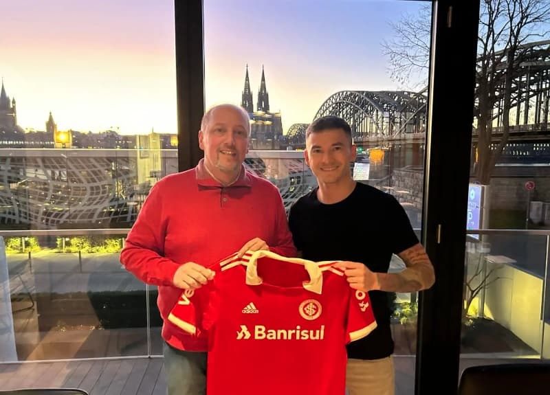 Charles Aránguiz volta ao Internacional (Foto: Divulgação Internacional )