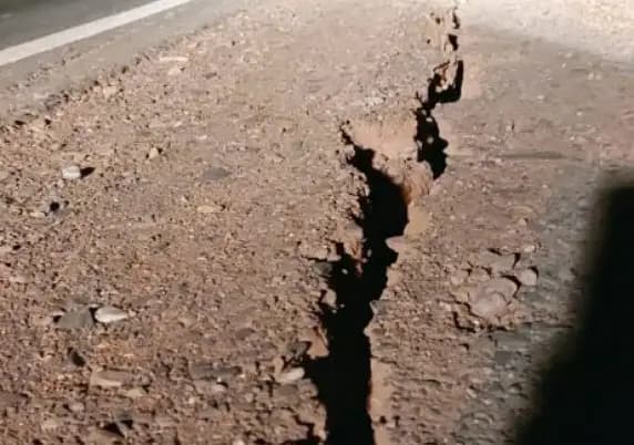 Tremor causou estragos no país vizinho em 2021 (Foto: Reprodução)