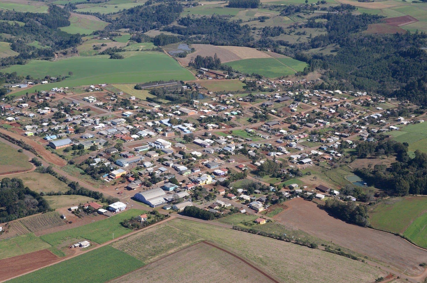 Prefeito e vice de Belmonte são alvo de ação de investigação judicial eleitoral