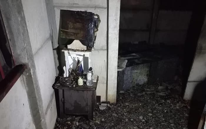 Peças estavam em altar dentro de casa (Foto: Corpo de Bombeiros)