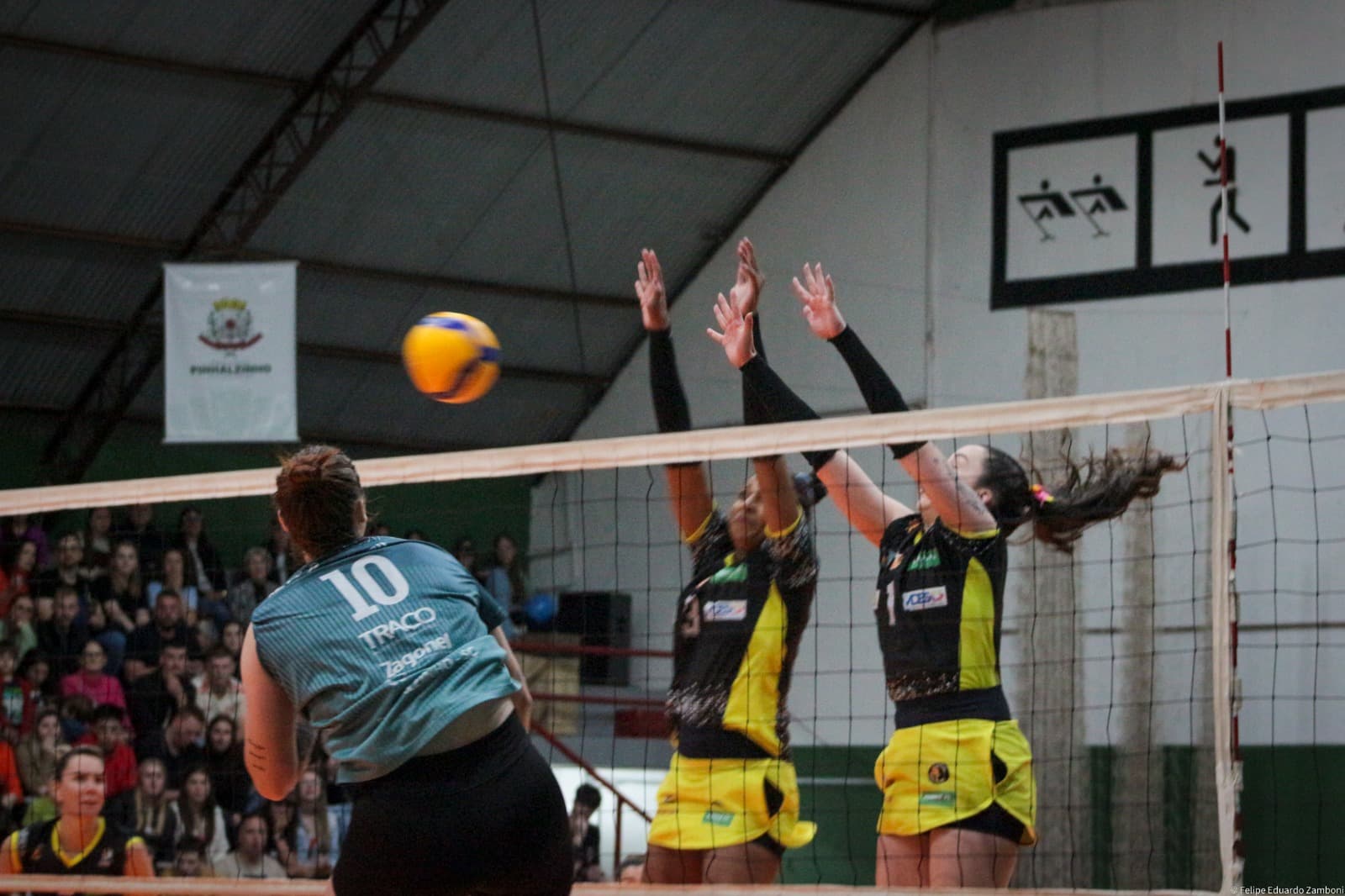 Pinhalense Voleibol jogou pela primeira vez a competição (Foto: Felipe Eduardo Zamboni)