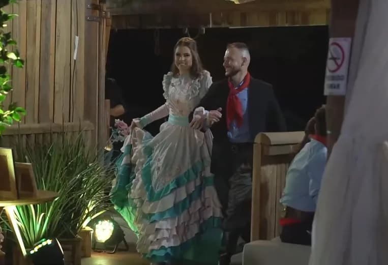 Jovem dançou com o pai uma melodia do Rio Grande do Sul (Foto: Arquivo pessoal)