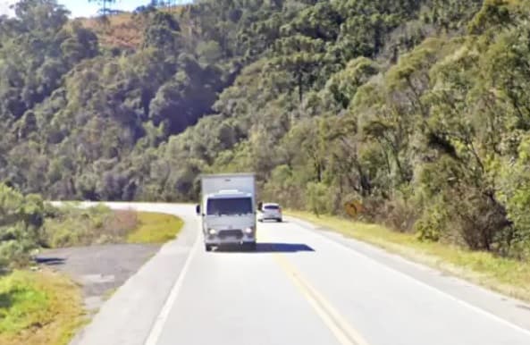 Motorista se surpreende ao encontrar homem deitado no eixo do caminhão (Foto: Ilustração)