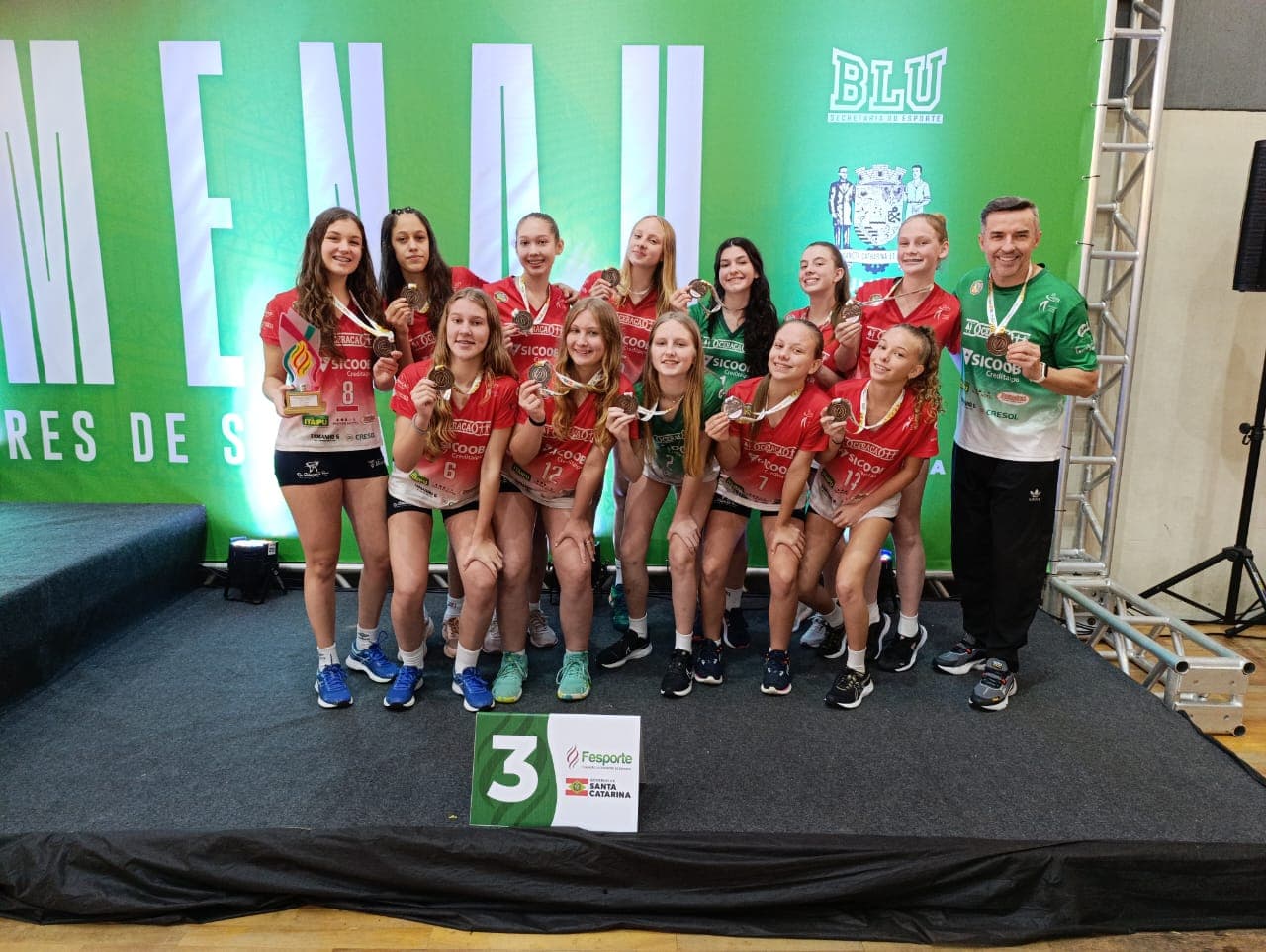 Meninas conquistaram o terceiro lugar no Jesc (Foto: Divulgação)