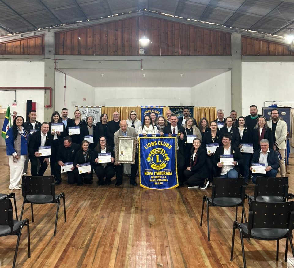 Diretoria toma posse e oficializa fundação do Lions Clube Nova Itaberaba