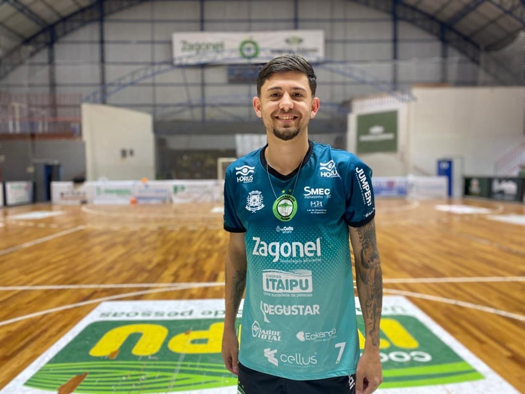 Atleta ficou afastado das quadras após cirurgia (Foto por Felipe Eduardo Zamboni)