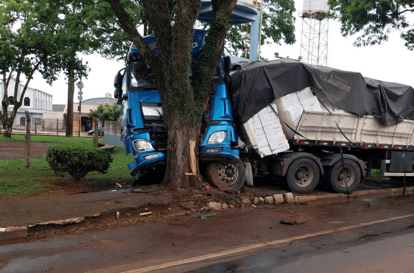 Grave acidente em Rolândia (Foto por Divulgação)