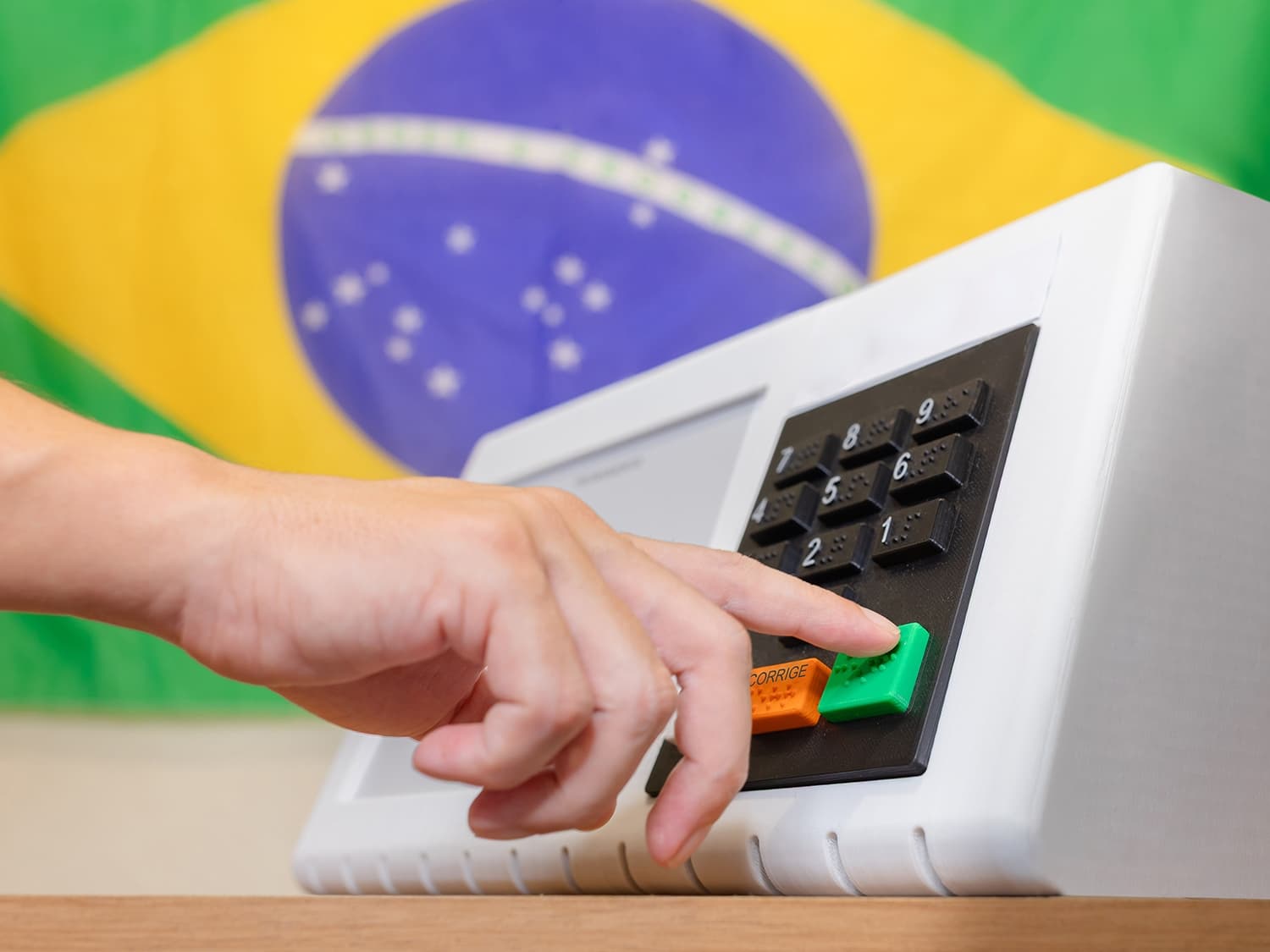 FIESC cobra controle de gastos públicos e medidas para fortalecer a indústria após eleições (Foto por AdobeStock)