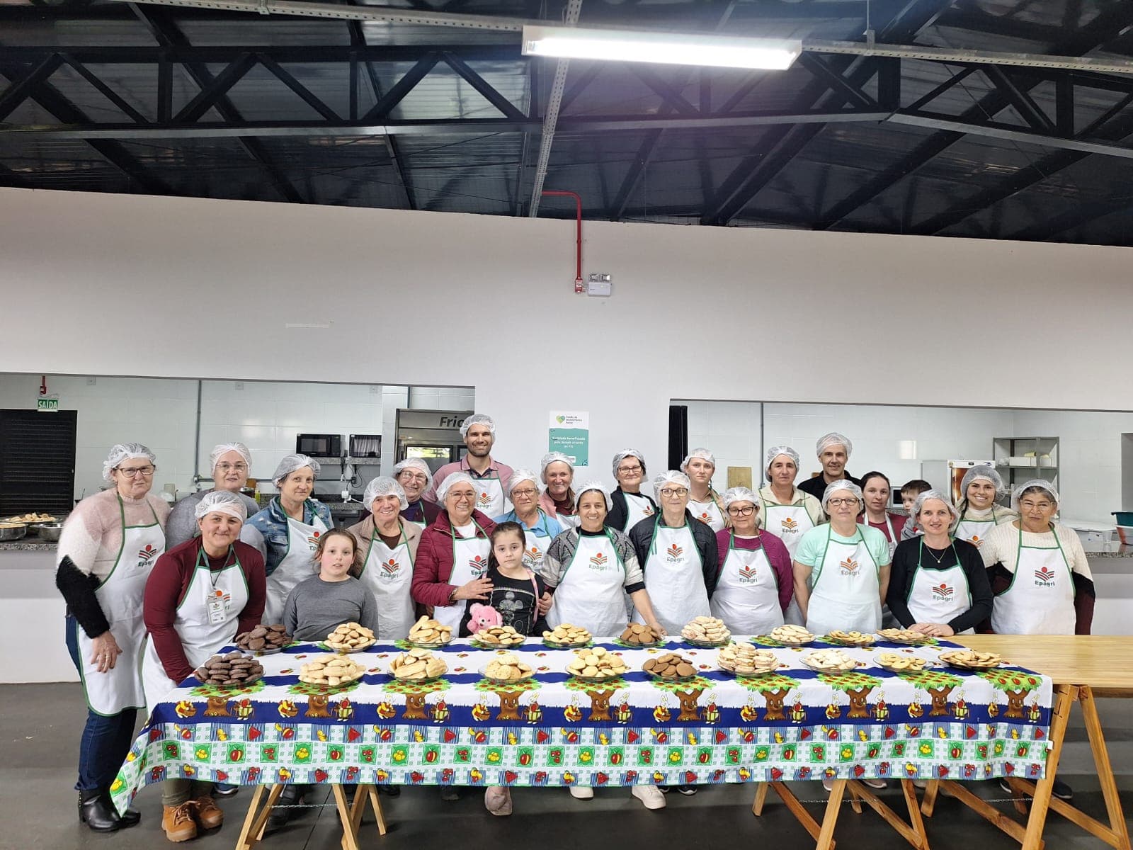 Curso de produção de bolachas reúne mulheres em ação promovida pelo CRAS e Epagri em Sul Brasil (Foto por Ascom)