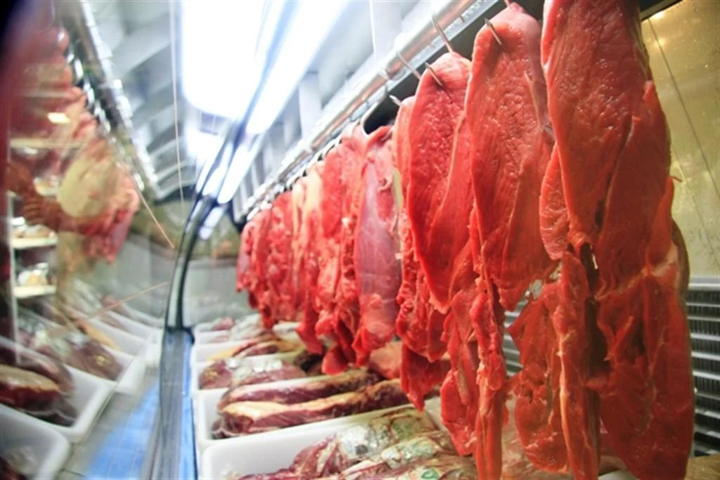 China aplica sobretaxa de 55% sobre carne bovina brasileira