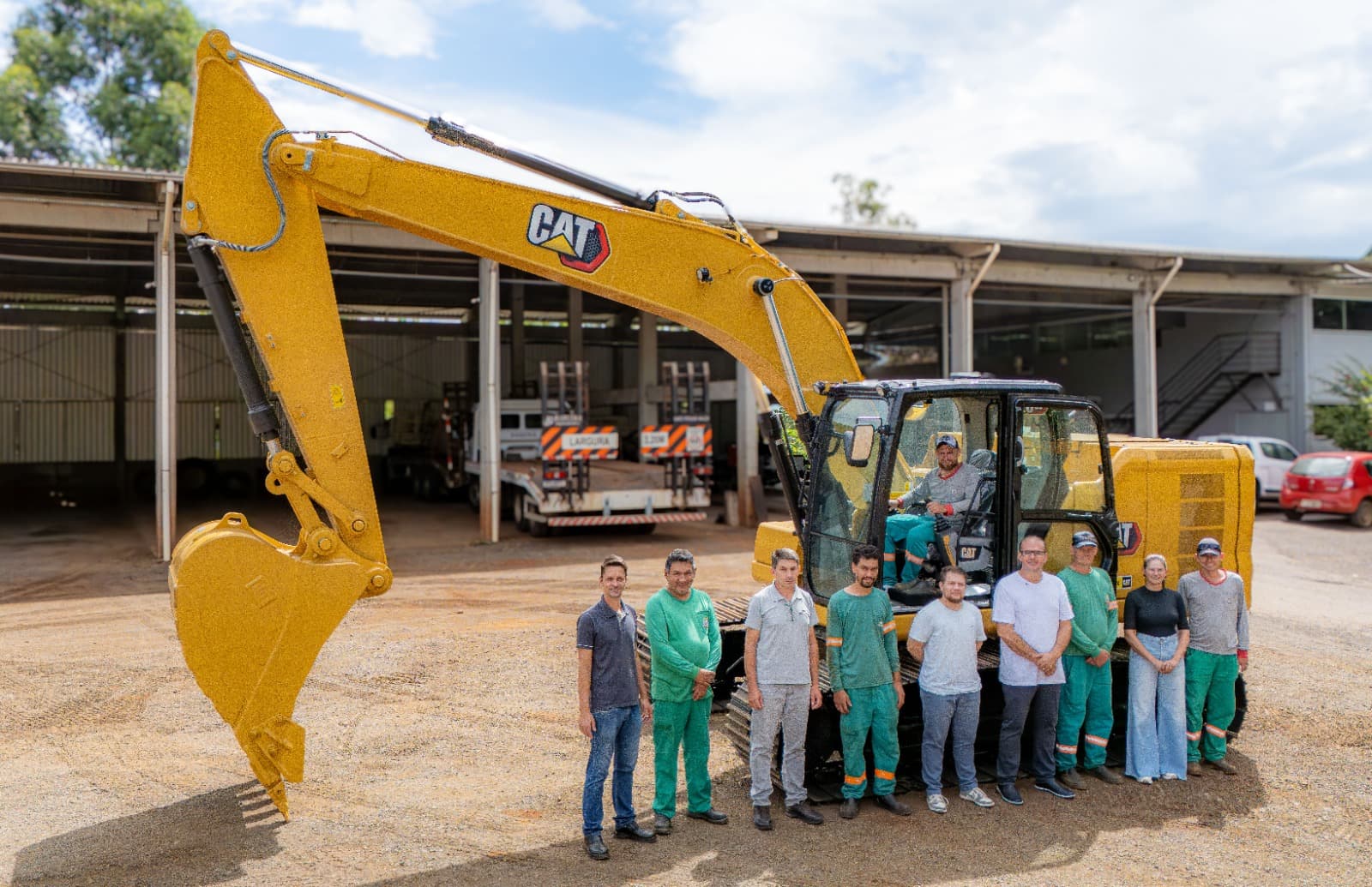 Máquina já está no pátio do parque de máquinas da prefeitura (Foto por Ascom)