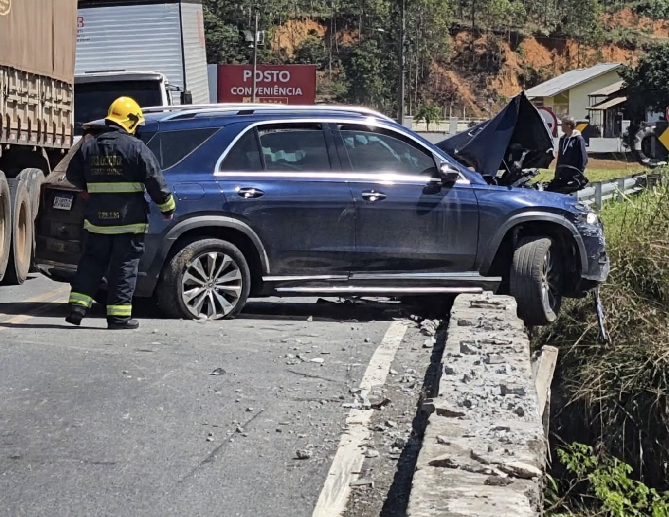 Família do Oeste escapa praticamente ilesa de acidente