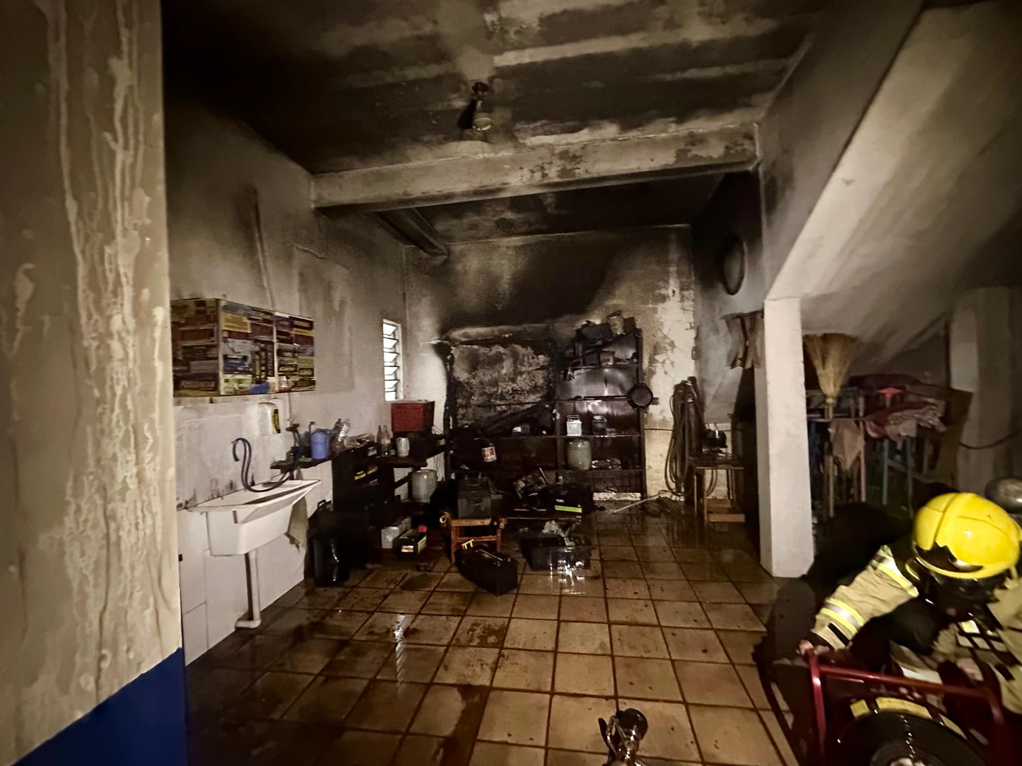 Incêndio em loja de baterias mobilizou os bombeiros em Dionísio Cerqueira (por Divulgação CBM)