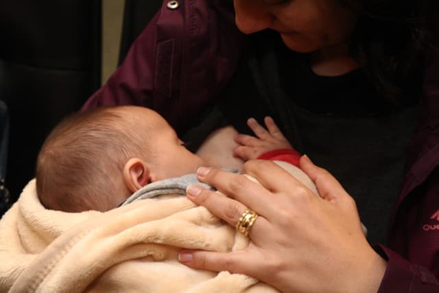 Congresso em SC debate aleitamento materno com foco em práticas baseadas em evidências