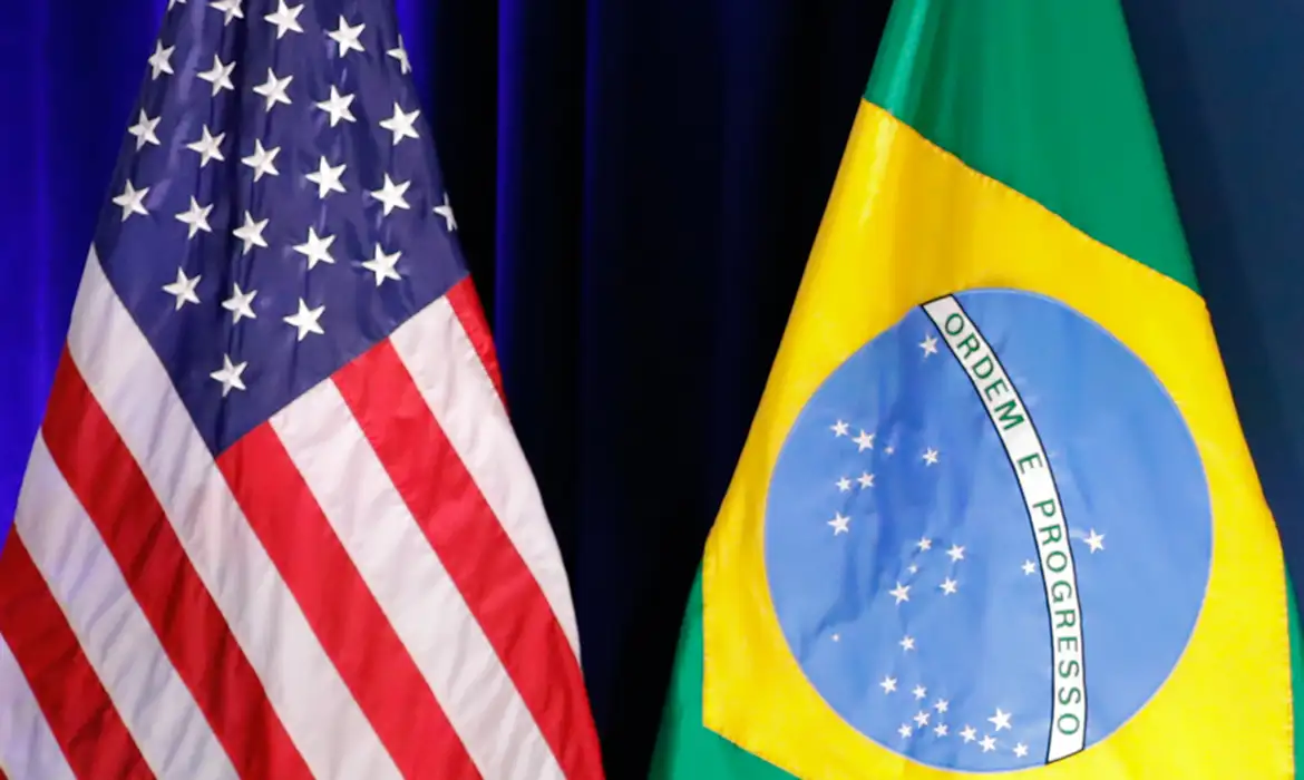 Brasil e EUA criam grupo específico para negociar tarifaço (Foto por Alan Santos/PR)