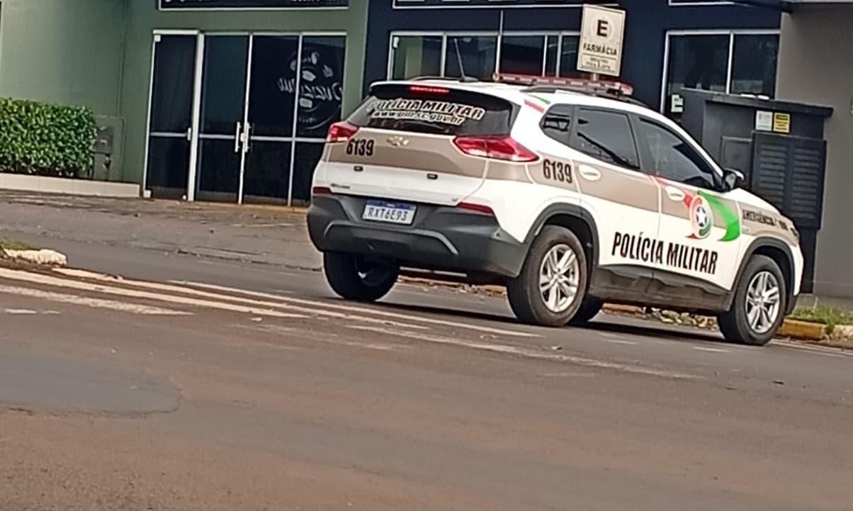 Policiais auxiliaram na ocorrência (Foto por PM)