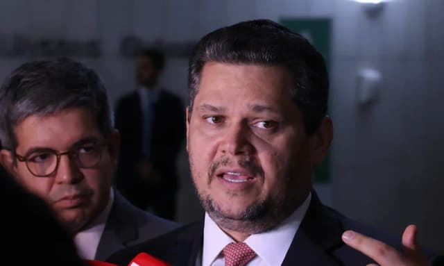 PEC do fim da 6x1 segue parada no Senado e deve completar um mês sem avanços