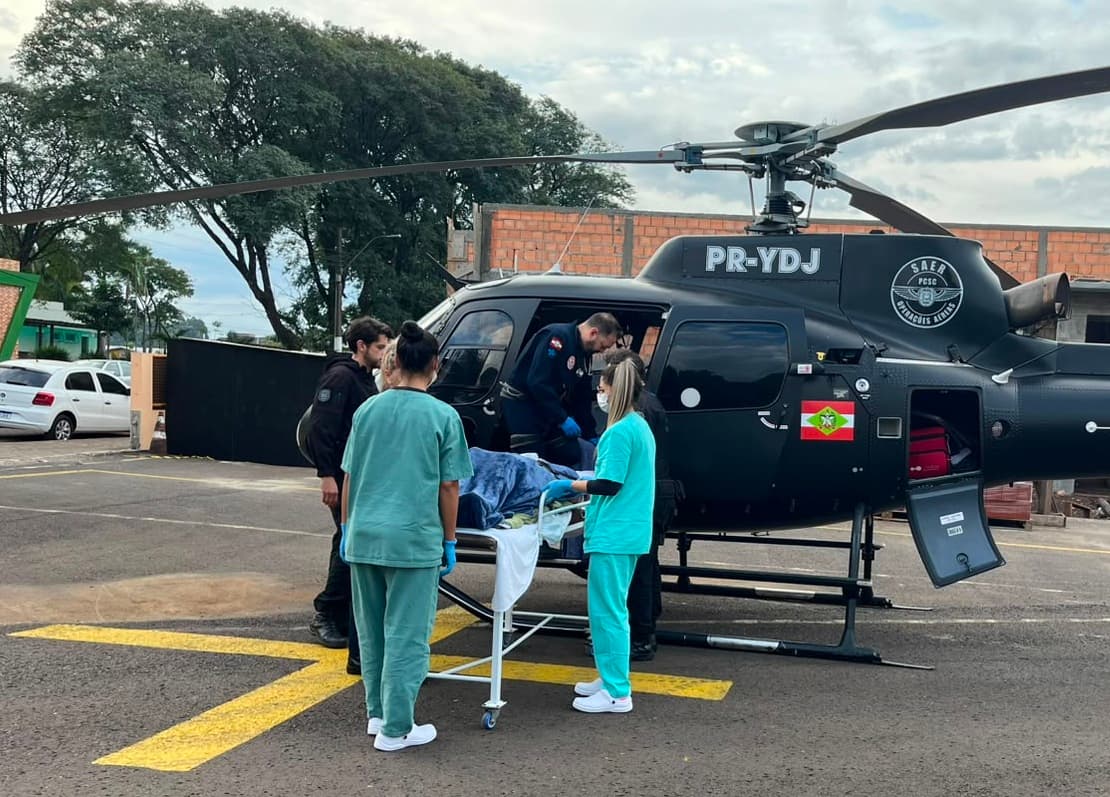 Helicóptero transferiu o paciente para Xanxerê (Foto por Divulgação)