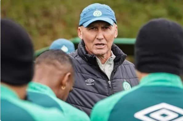 Chapecoense anuncia saída de Gilmar Dal Pozzo e comissão técnica