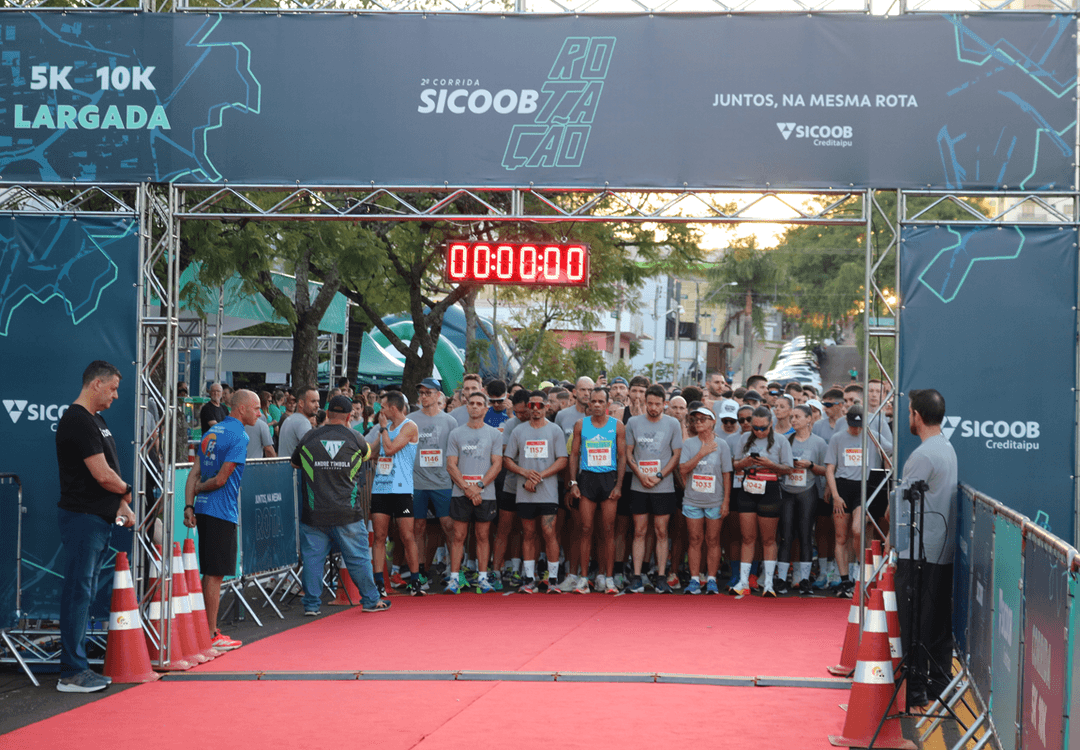 Mais de mil atletas participam da 2ª Corrida Sicoob em Pinhalzinho