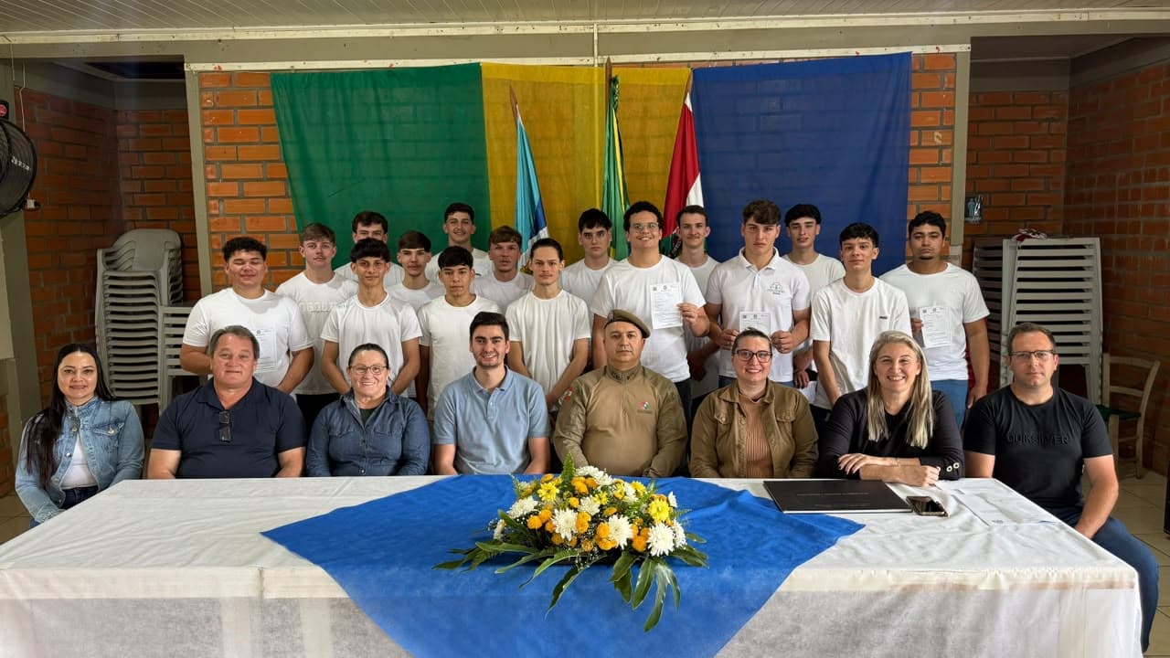 Cerimônia reúne jovens e autoridades em Águas Frias (Foto por ASCOM)