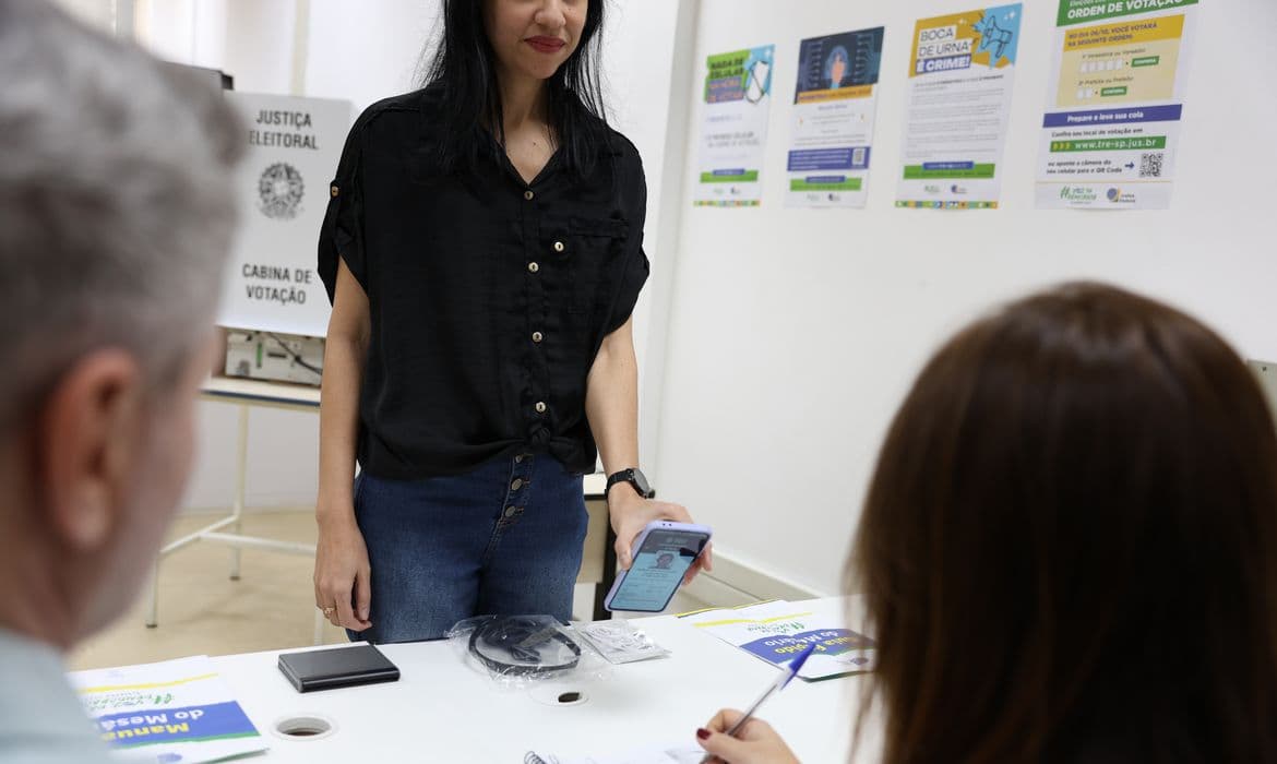 Saiba quais documentos são aceitos para votar (Foto por Rovena Rosa/Agência Brasil)