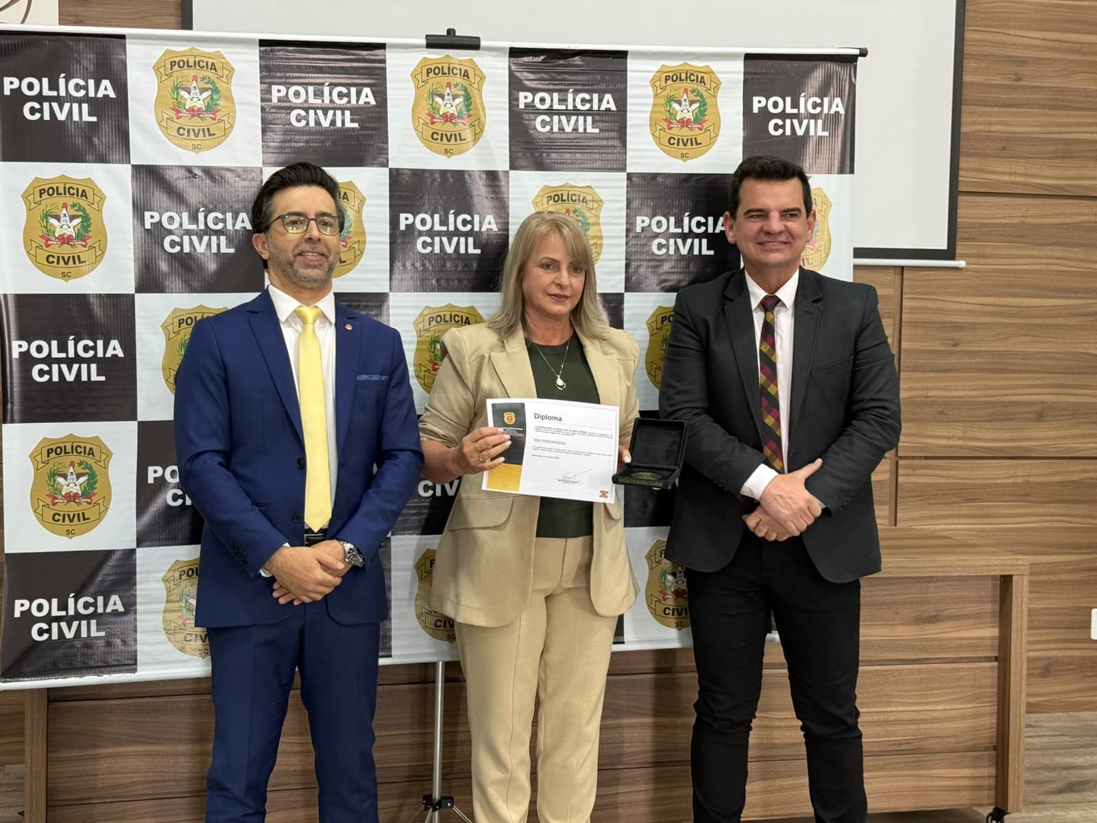 Noili T. Bisol recebe Medalha de Honra após 36 anos de dedicação à Segurança Pública de SC (Foto por Divulgação)