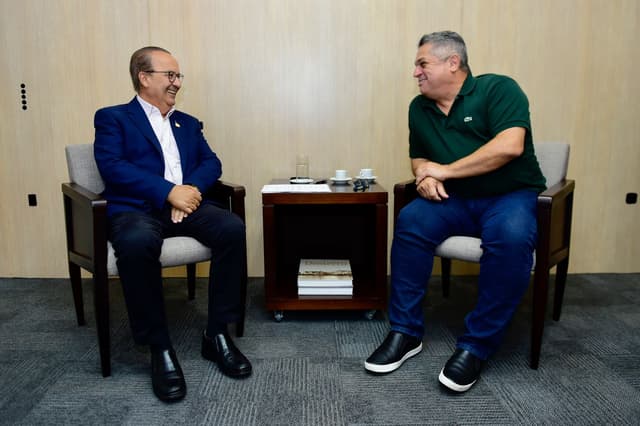 Pesquisa revela liderança de Jorginho e alto índice de indecisos na disputa pelo governo de SC