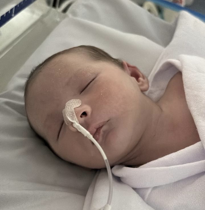 Corrente de solidariedade busca ajudar mãe que acompanha filho internado