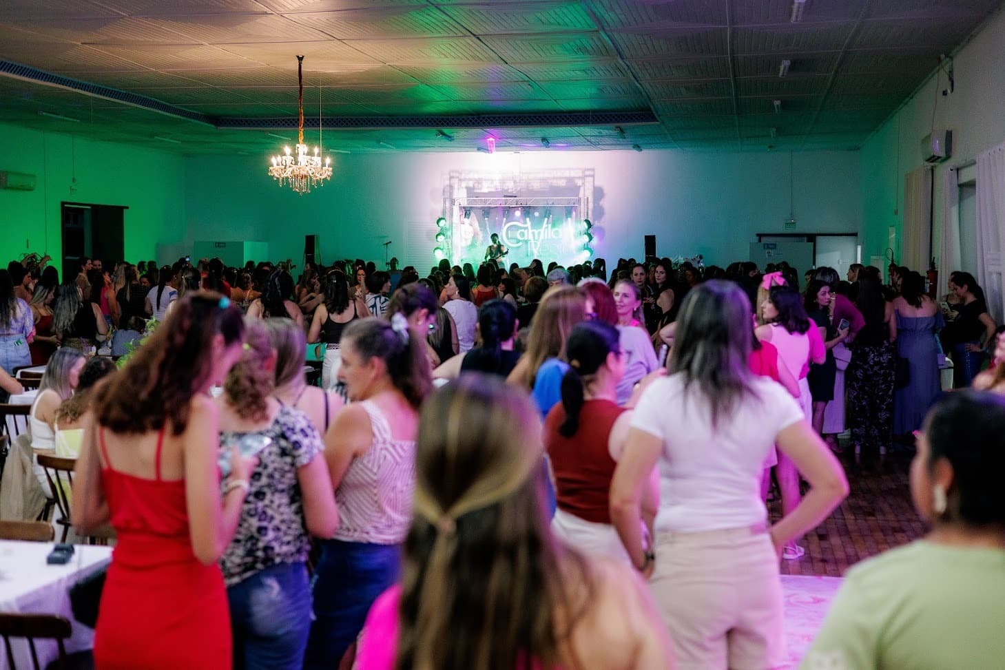 Sunset Rosa reúne mais de 500 mulheres em noite de celebração e integração em Pinhalzinho (Foto por Ascom)