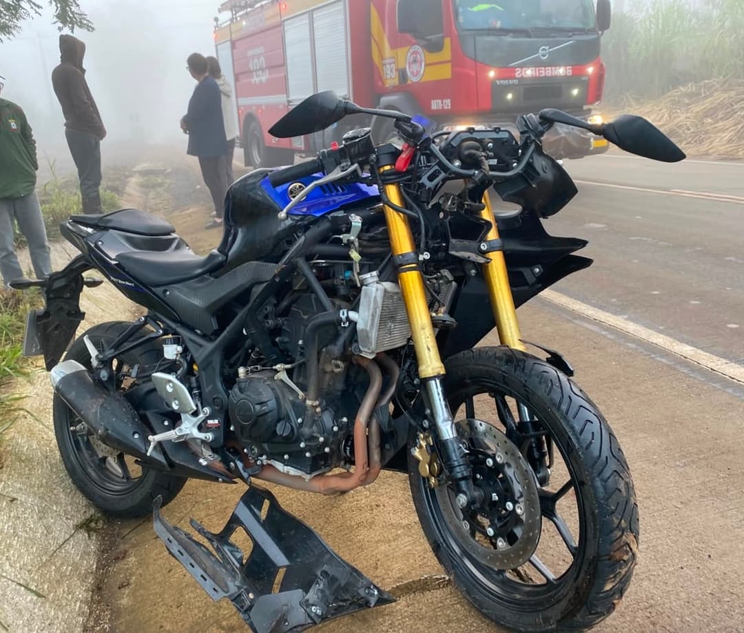 Motociclista fica ferido após colisão traseira em trecho com baixa visibilidade na SC-160
