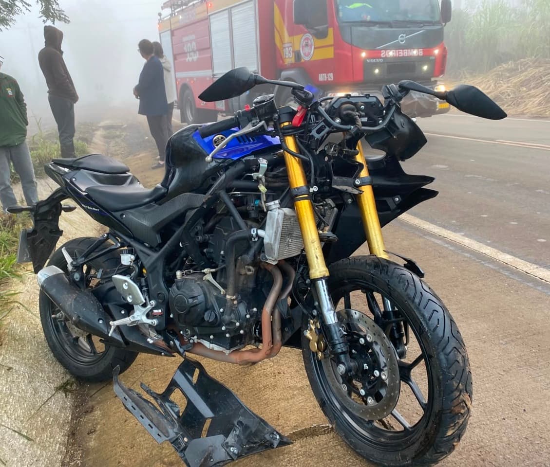 Moto envolvida no acidente (Foto por Felipe Eduardo Zamboni)