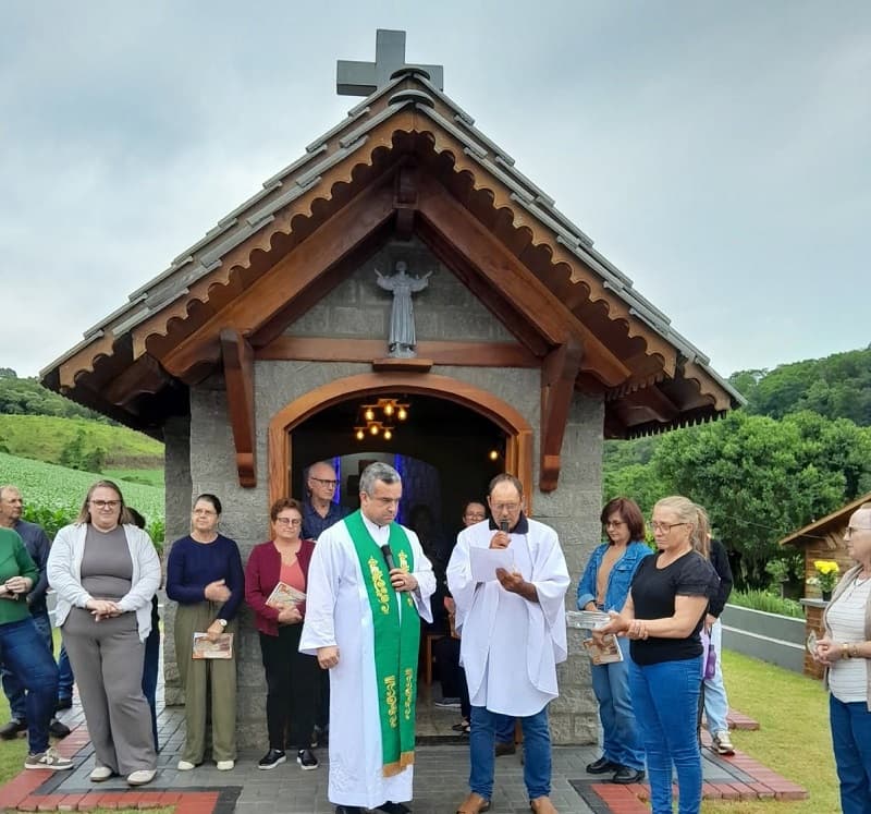 Capela inspirada em templo italiano é inaugurada em Águas Frias e passa a integrar rota turística