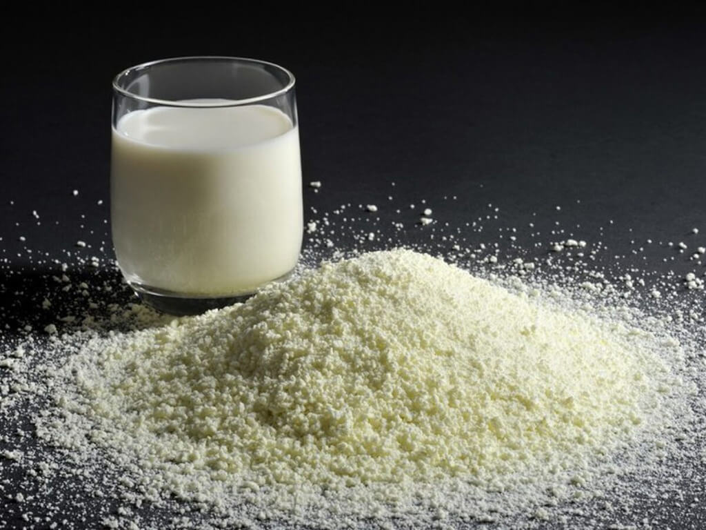 SC aprova proibição do uso de leite em pó importado para produção de leite fluido