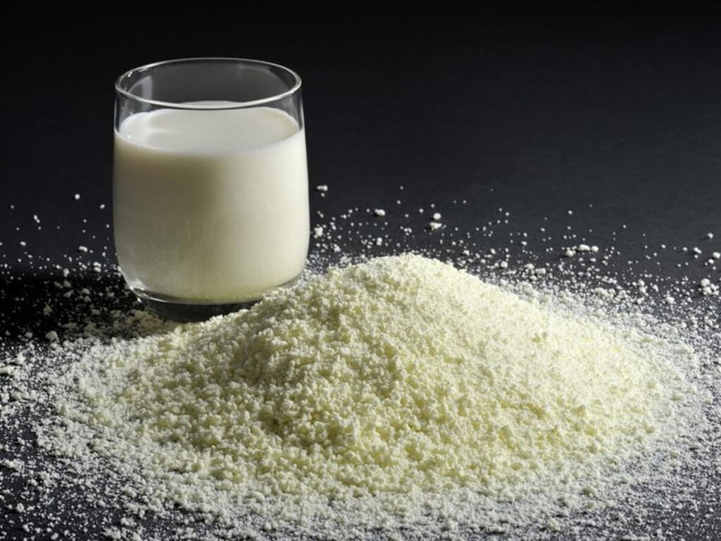 SC aprova proibição do uso de leite em pó importado para produção de leite fluido